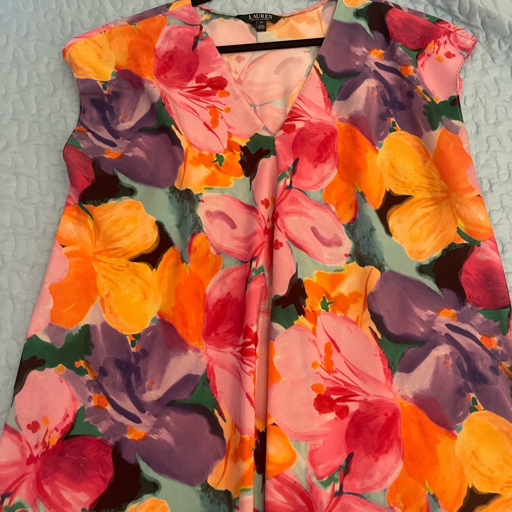 Lauren swing top in size XLarge.